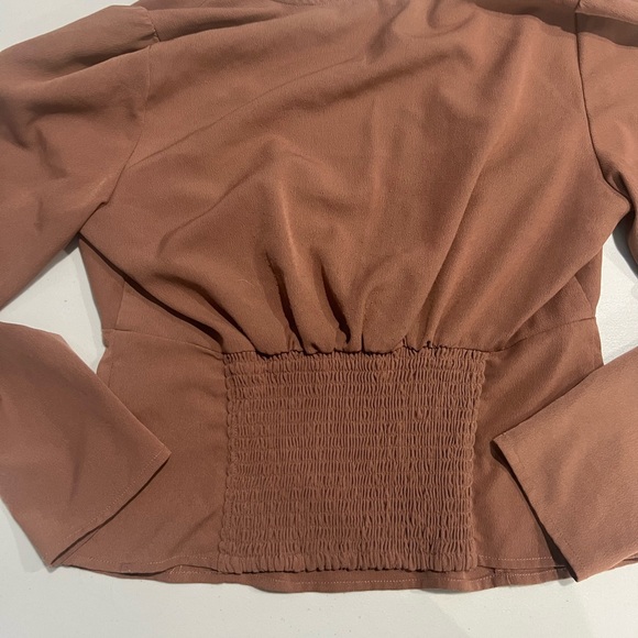 Abercrombie & Fitch 
Terracotta Plunge V-Neck Smocked
Blouse Top Minimalist - Picture 5 of 5